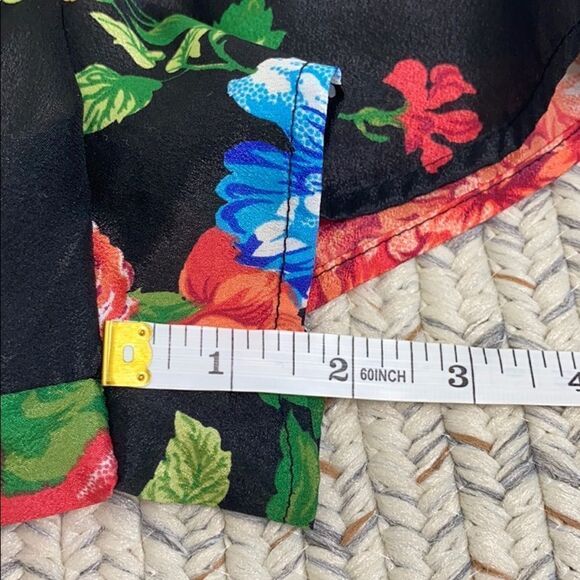 Honey Punch black pink floral romper size small - Picture 7 of 10